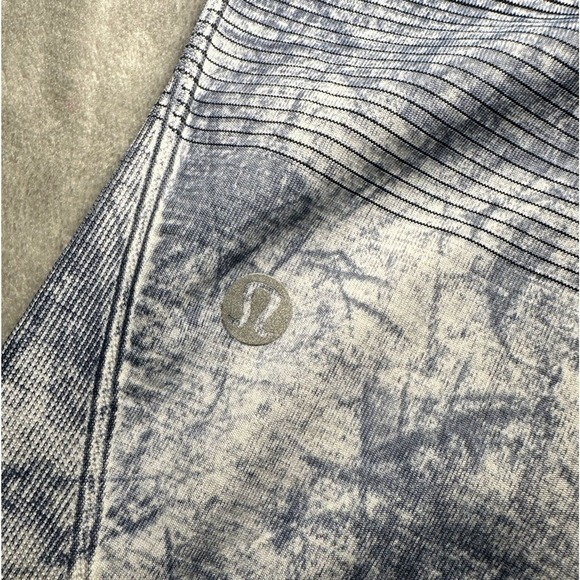 Lululemon Ebb To Train Tight Wash Leggings. Ombré Size 4. Retail- $118 Stretch - Picture 7 of 10